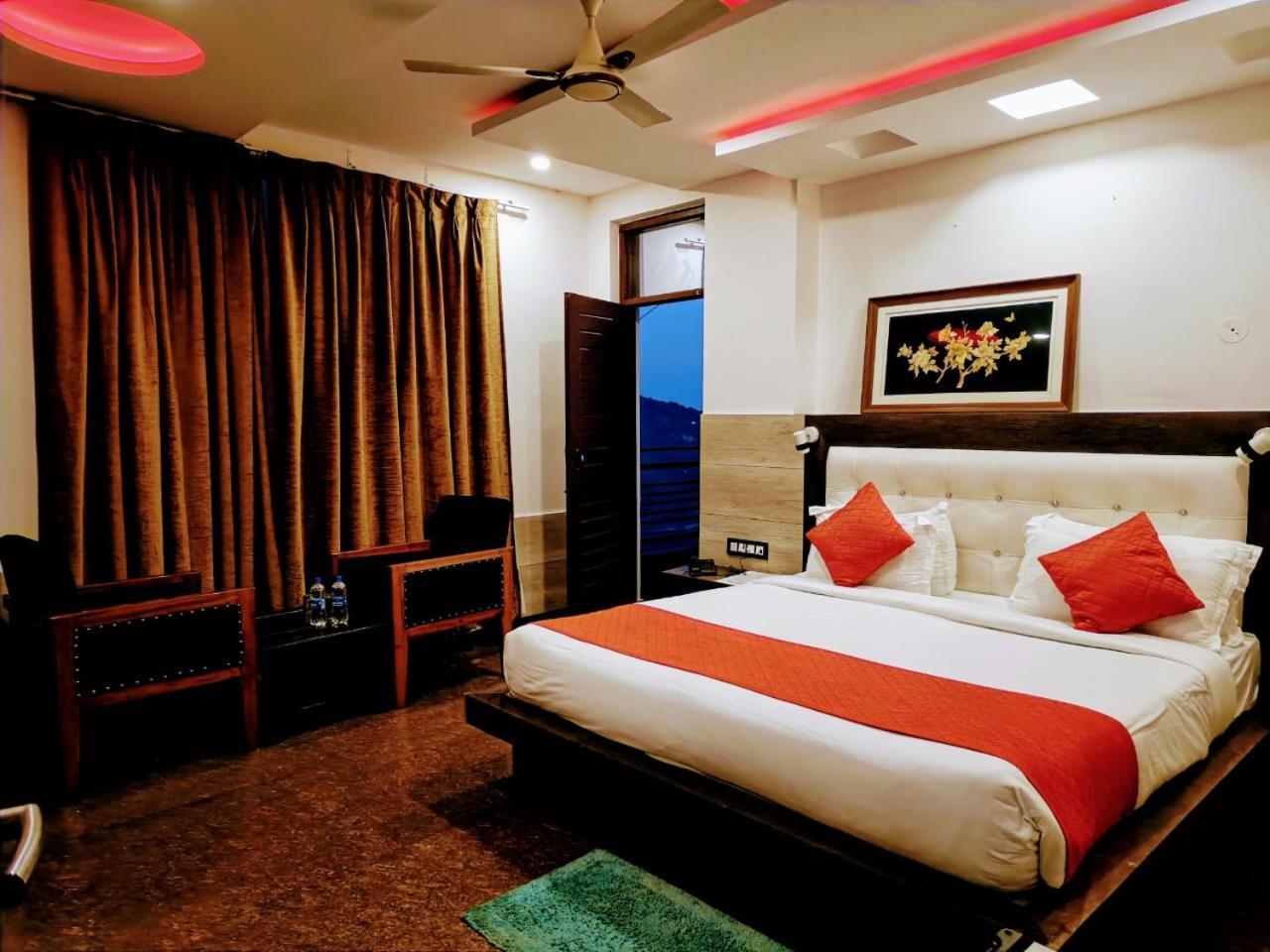 King Castle Mcleodganj-Centrally Heated And Air Cooled- Near Mall Road - Free Parking Дармсала Екстер'єр фото