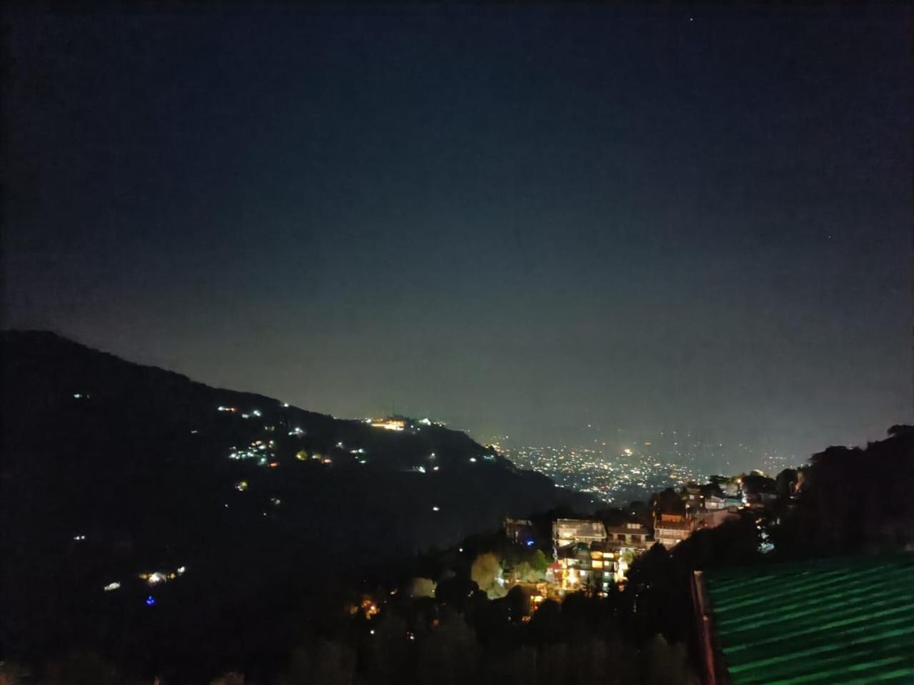 King Castle Mcleodganj-Centrally Heated And Air Cooled- Near Mall Road - Free Parking Дармсала Екстер'єр фото