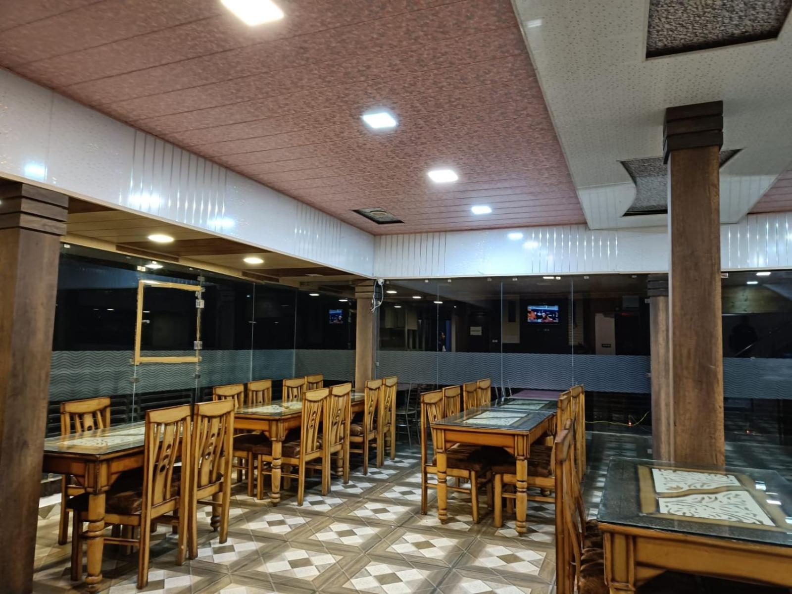 King Castle Mcleodganj-Centrally Heated And Air Cooled- Near Mall Road - Free Parking Дармсала Екстер'єр фото