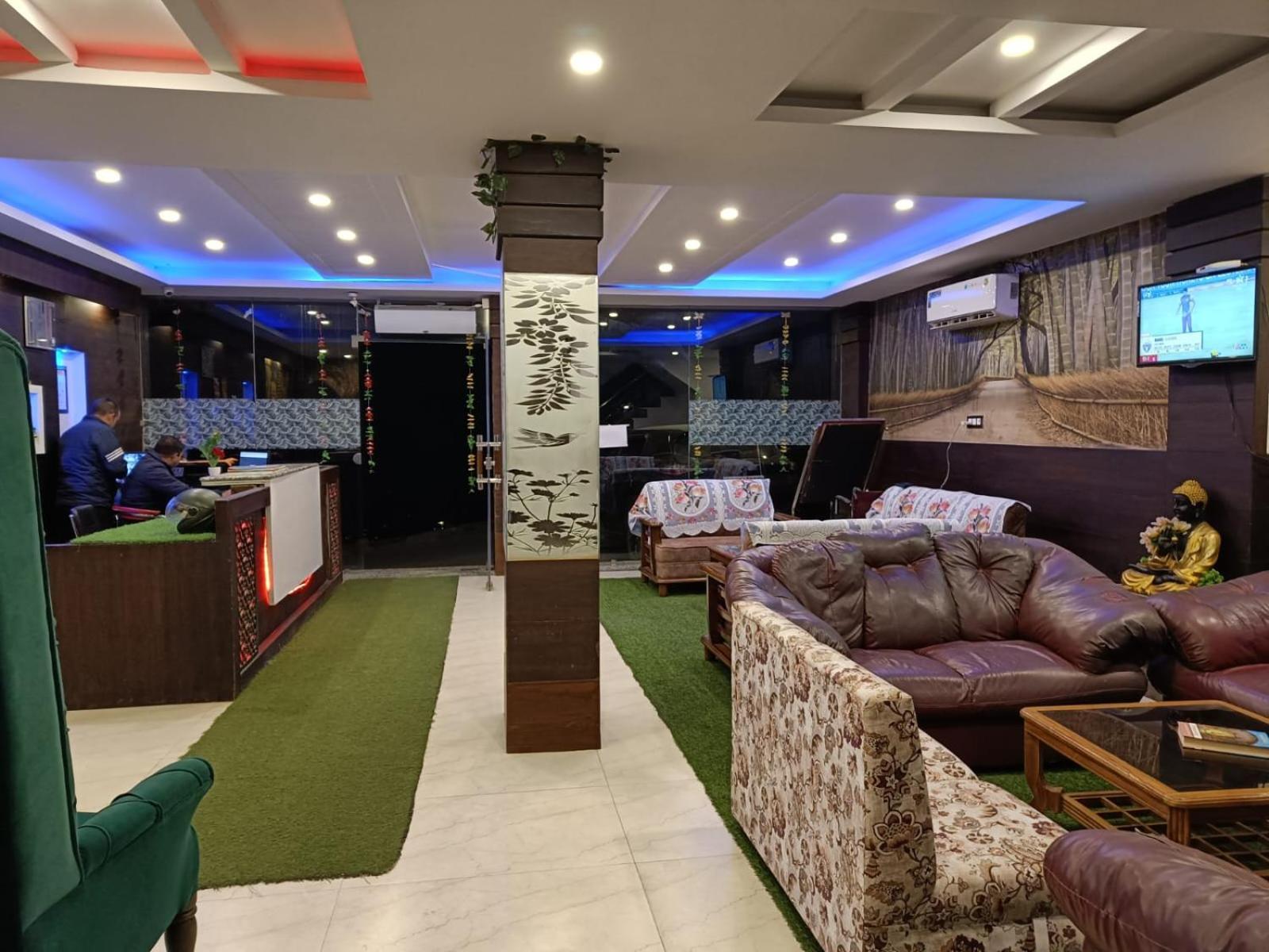 King Castle Mcleodganj-Centrally Heated And Air Cooled- Near Mall Road - Free Parking Дармсала Екстер'єр фото