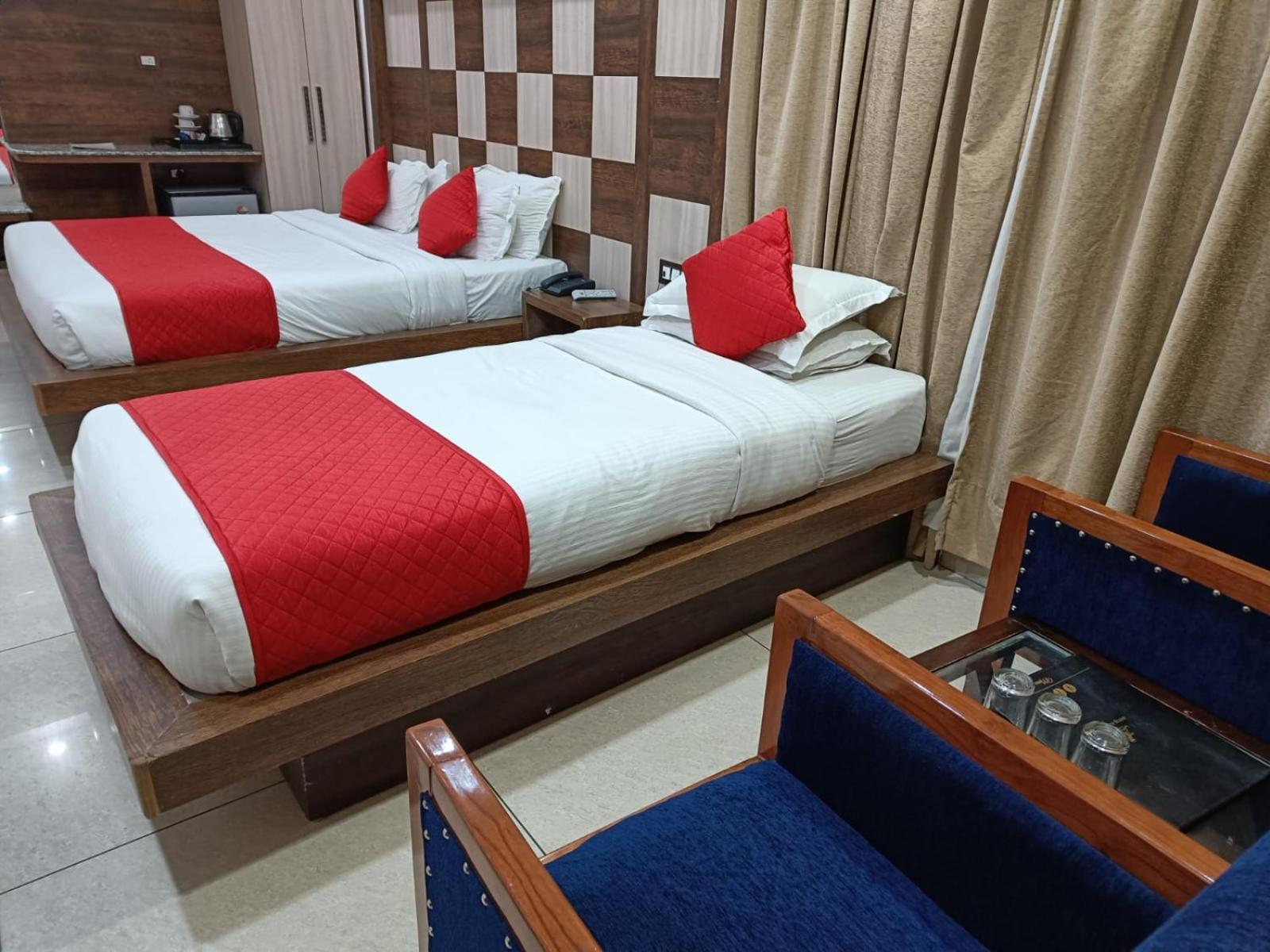 King Castle Mcleodganj-Centrally Heated And Air Cooled- Near Mall Road - Free Parking Дармсала Екстер'єр фото