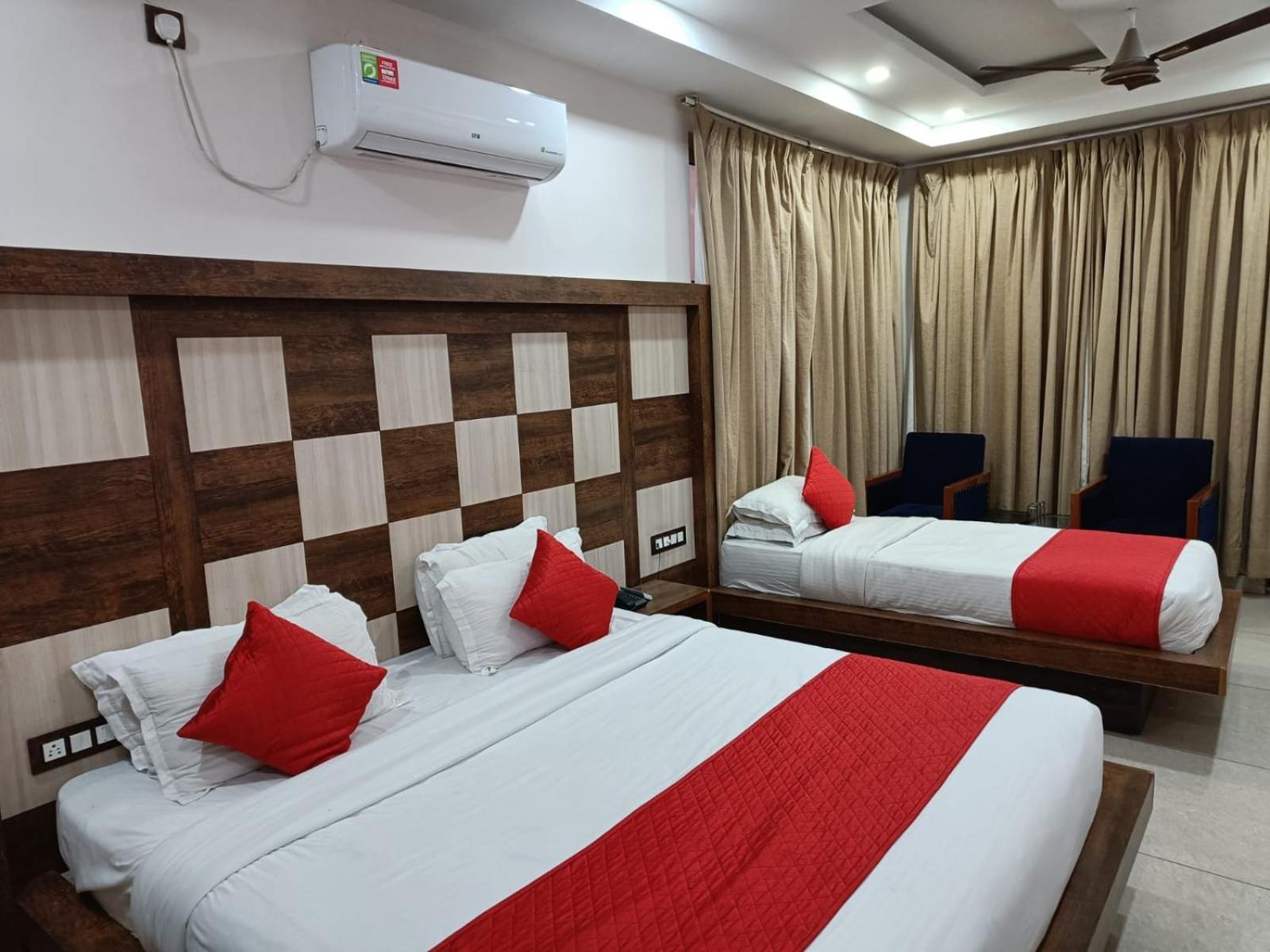 King Castle Mcleodganj-Centrally Heated And Air Cooled- Near Mall Road - Free Parking Дармсала Екстер'єр фото