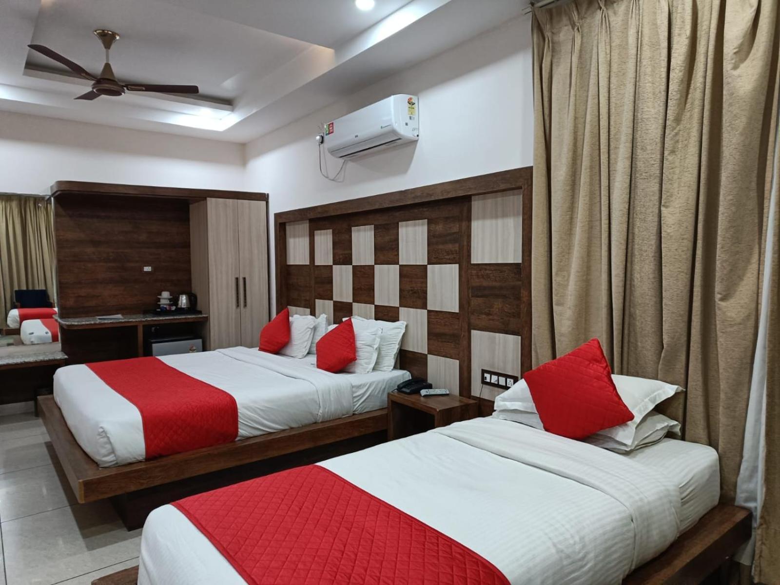 King Castle Mcleodganj-Centrally Heated And Air Cooled- Near Mall Road - Free Parking Дармсала Екстер'єр фото