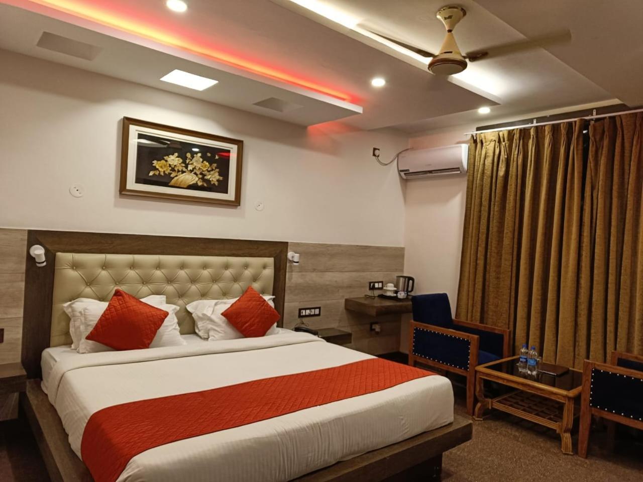 King Castle Mcleodganj-Centrally Heated And Air Cooled- Near Mall Road - Free Parking Дармсала Екстер'єр фото