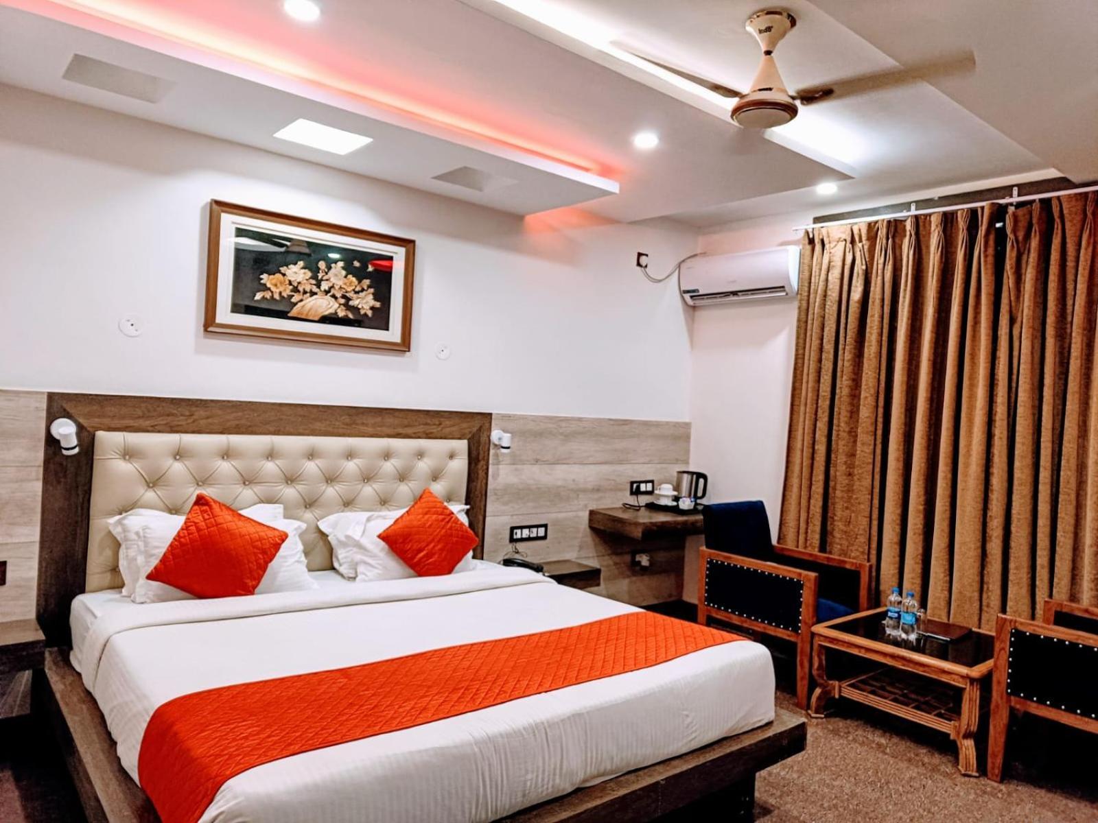 King Castle Mcleodganj-Centrally Heated And Air Cooled- Near Mall Road - Free Parking Дармсала Екстер'єр фото